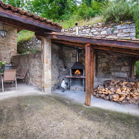 Landhaus La Carrozal Senda Del Oso Orelleiru