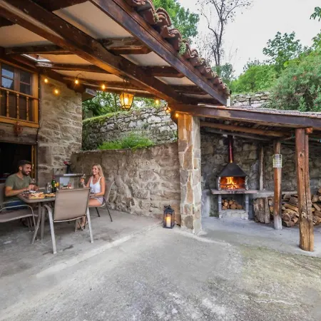 Hétvégi ház La Carrozal Senda Del Oso Orelleiru